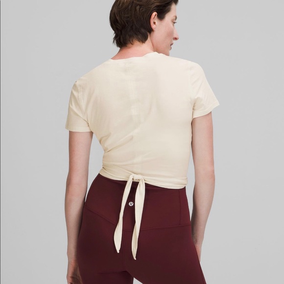 Lululemon - Picture 3 of 3